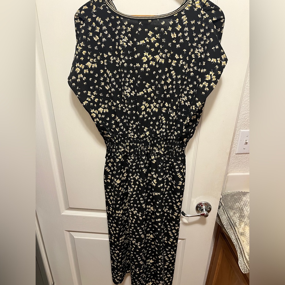 Max Studio Black and Off White Smocked Wrap Maxi Dress - Picture 5 of 9